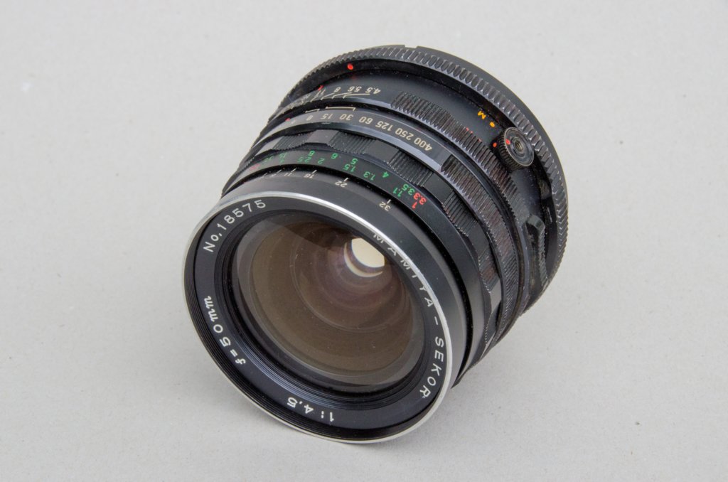 _mamiya_sekor_lens_f_50mm_no_18575_ed.jpg